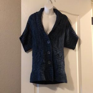 Knit short sleeve blue and black sweater